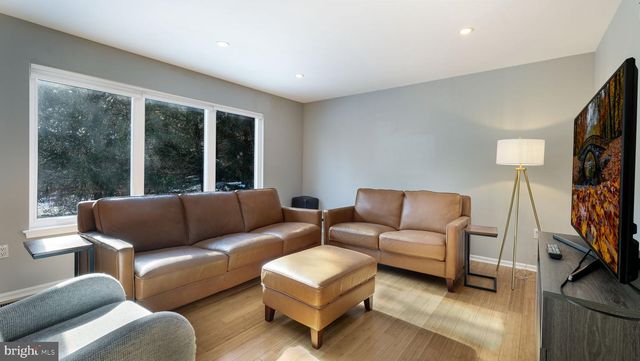 161 EQUESTRIAN DR, New Hope, PA 18938