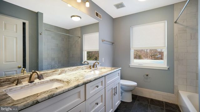 161 EQUESTRIAN DR, New Hope, PA 18938