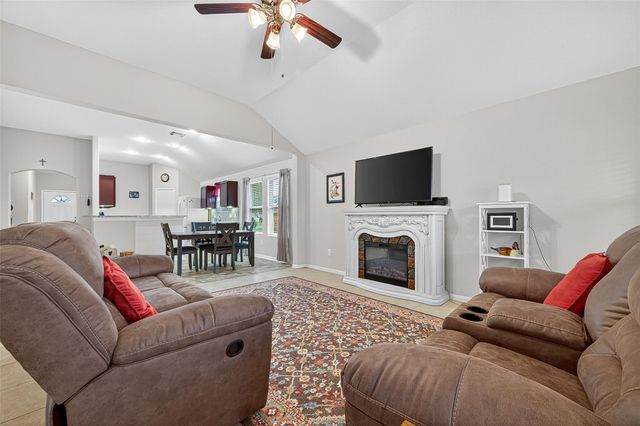 2106 Indian Clearing Trail, Rosenberg, TX 77471