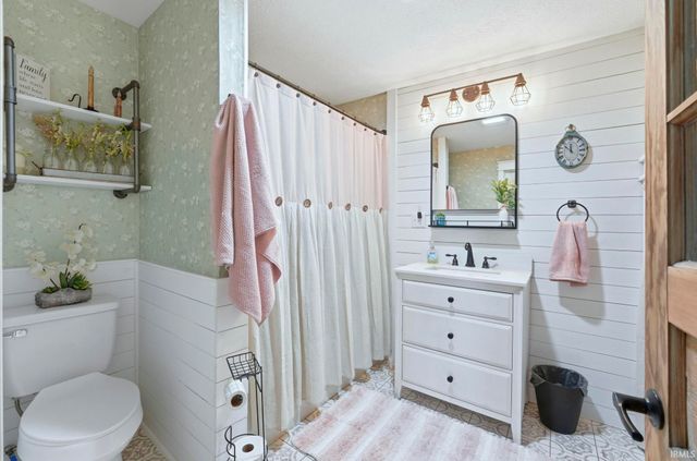 19203 6th Road, Plymouth, IN 46563