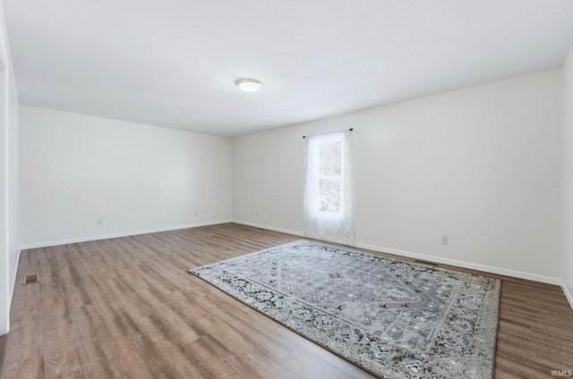 19203 6th Road, Plymouth, IN 46563