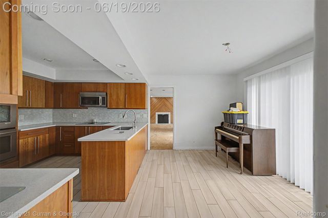 4231 Windridge Court, West Bloomfield Charter Township, MI 48323