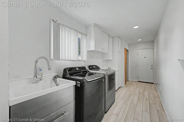 4231 Windridge Court, West Bloomfield Charter Township, MI 48323