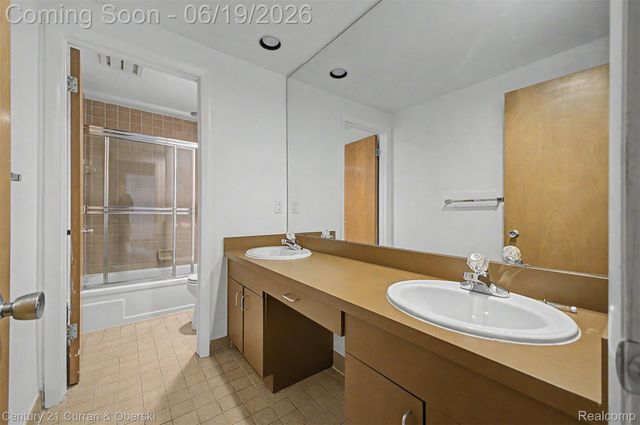 4231 Windridge Court, West Bloomfield Charter Township, MI 48323