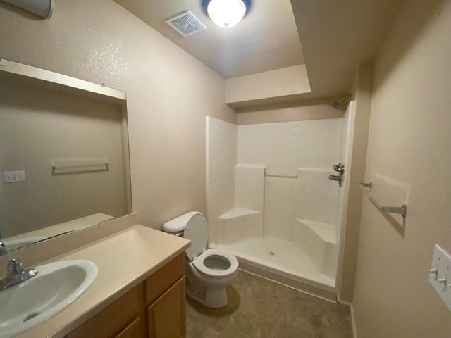 223 N Hall Street, Visalia, CA 93291