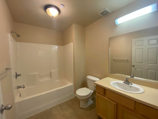 223 N Hall Street, Visalia, CA 93291