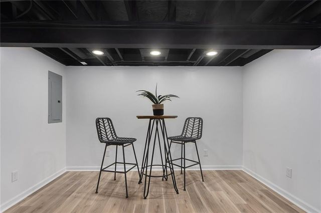 3910 SW Linden Lane, Lee's Summit, MO 64082