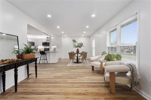 3910 SW Linden Lane, Lee's Summit, MO 64082