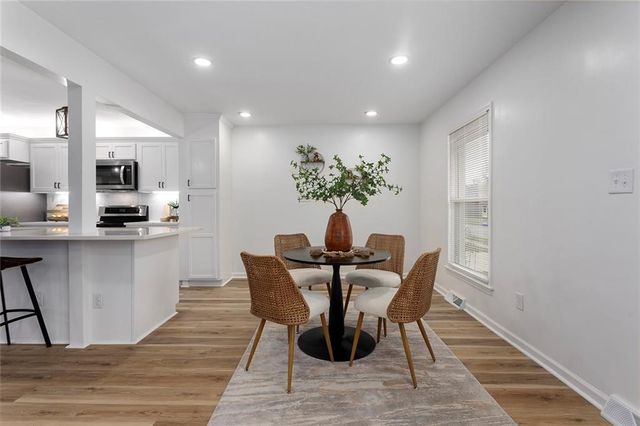 3910 SW Linden Lane, Lee's Summit, MO 64082