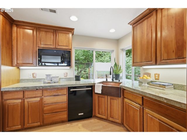 3854 MONROE St, Eugene, OR 97405