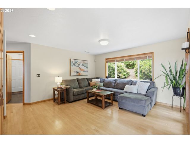 3854 MONROE St, Eugene, OR 97405