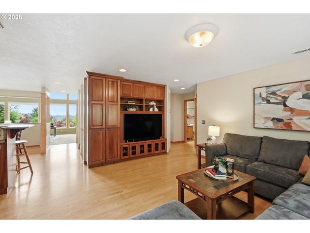 3854 MONROE St, Eugene, OR 97405