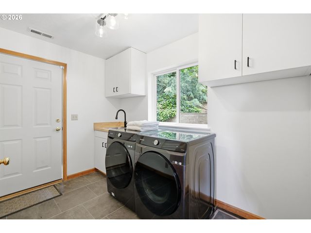3854 MONROE St, Eugene, OR 97405