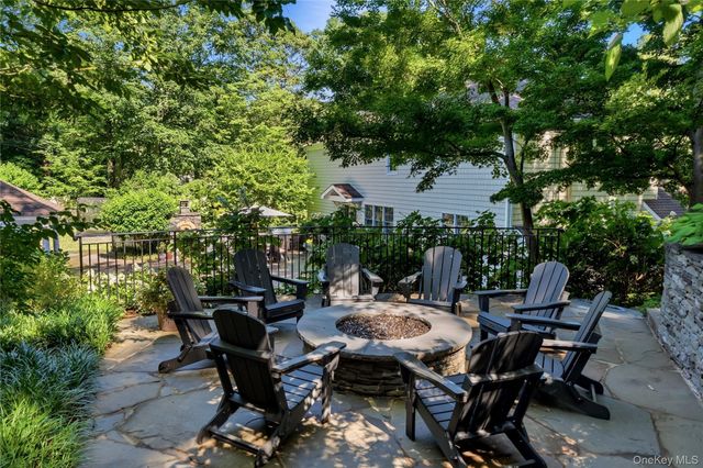 406 Brook Road, Port Jefferson, NY 11777