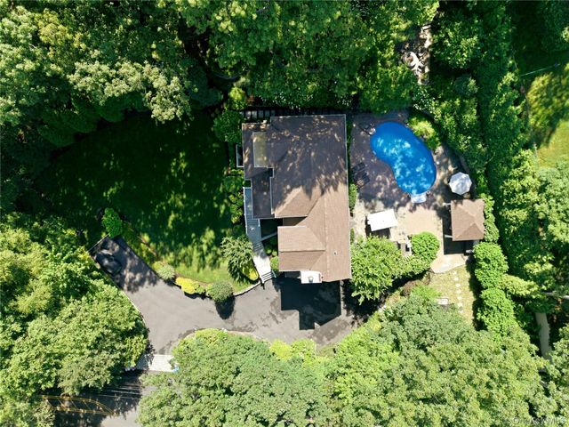 406 Brook Road, Port Jefferson, NY 11777