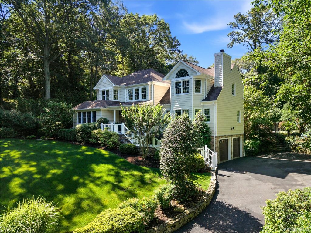 406 Brook Road, Port Jefferson, NY 11777