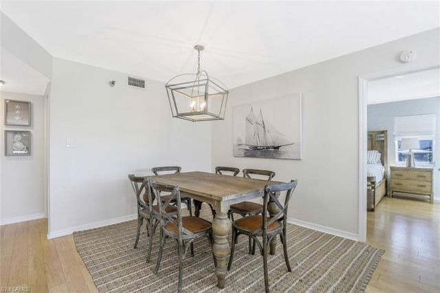 5501 Heron Pt DR 201, Naples, FL 34108