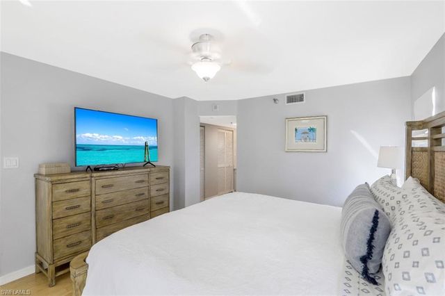 5501 Heron Pt DR 201, Naples, FL 34108