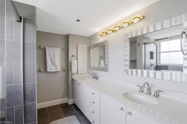 5501 Heron Pt DR 201, Naples, FL 34108