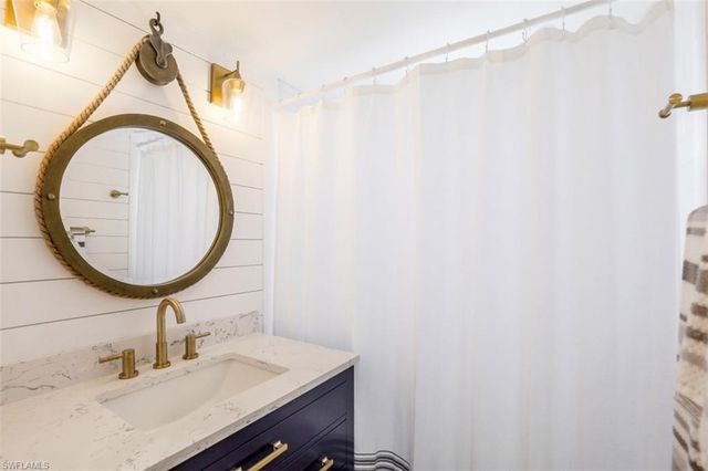 5501 Heron Pt DR 201, Naples, FL 34108