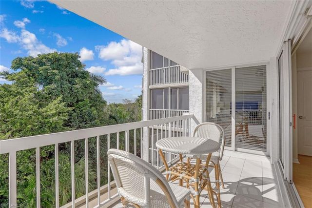 5501 Heron Pt DR 201, Naples, FL 34108