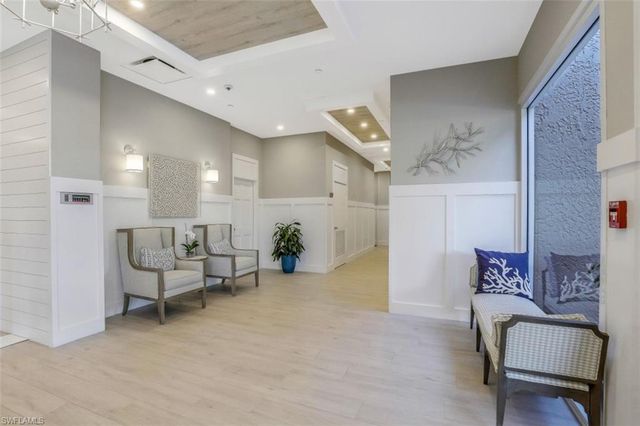 5501 Heron Pt DR 201, Naples, FL 34108