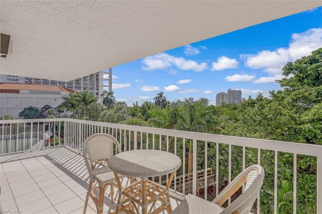 5501 Heron Pt DR 201, Naples, FL 34108