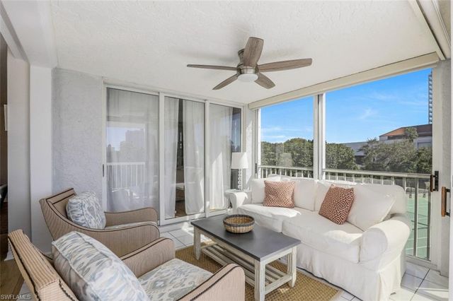 5501 Heron Pt DR 201, Naples, FL 34108