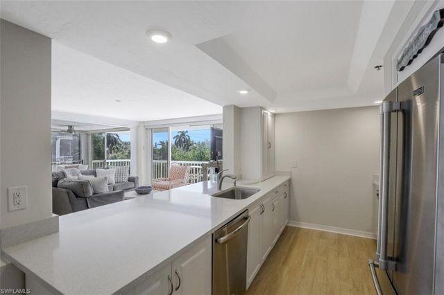 5501 Heron Pt DR 201, Naples, FL 34108