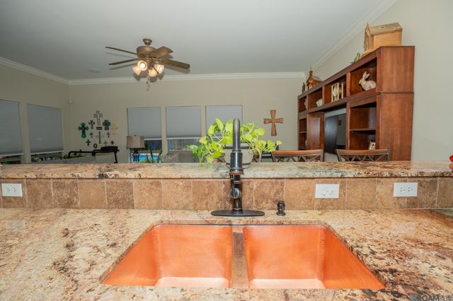 38168 Springwood Ave, Prairieville, LA 70769