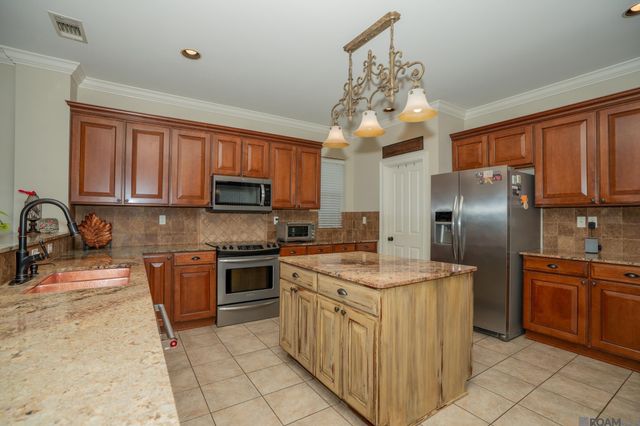 38168 Springwood Ave, Prairieville, LA 70769