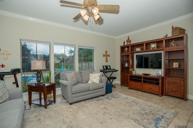 38168 Springwood Ave, Prairieville, LA 70769