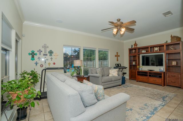38168 Springwood Ave, Prairieville, LA 70769