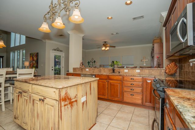 38168 Springwood Ave, Prairieville, LA 70769