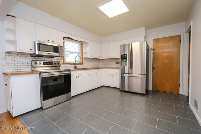 4106 Wallingford Ln, Louisville, KY 40218