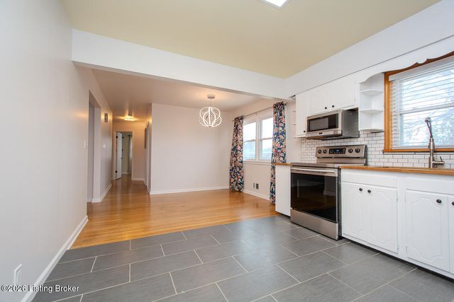 4106 Wallingford Ln, Louisville, KY 40218