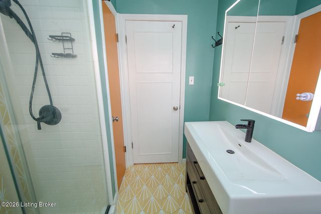 4106 Wallingford Ln, Louisville, KY 40218