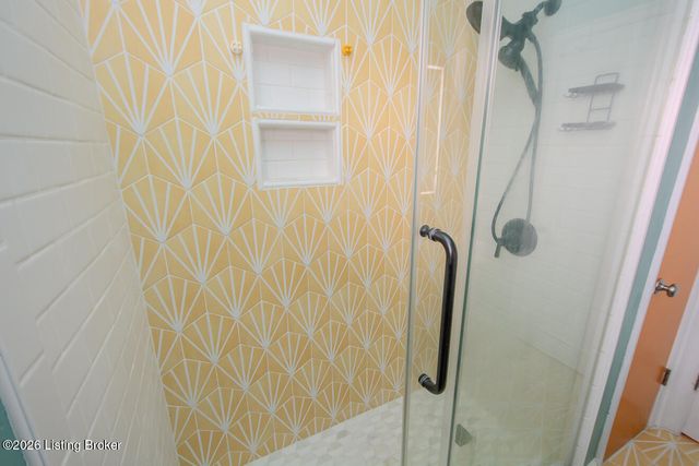 4106 Wallingford Ln, Louisville, KY 40218