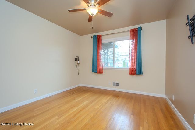 4106 Wallingford Ln, Louisville, KY 40218