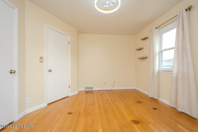 4106 Wallingford Ln, Louisville, KY 40218