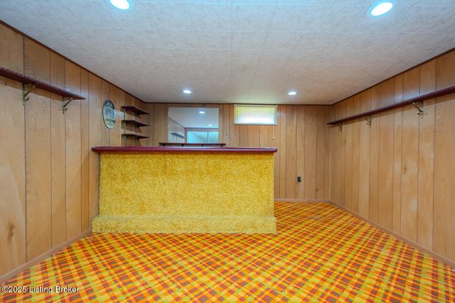 4106 Wallingford Ln, Louisville, KY 40218