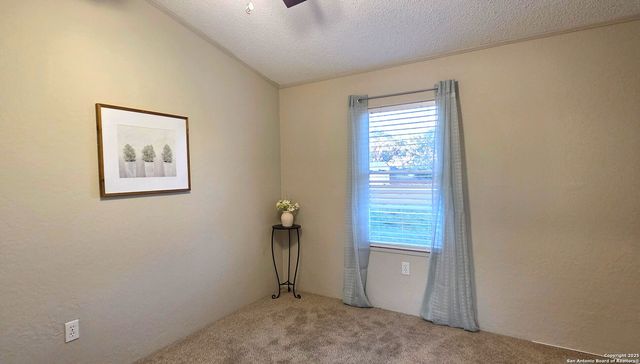 1361 County Road 773, Devine, TX 78016