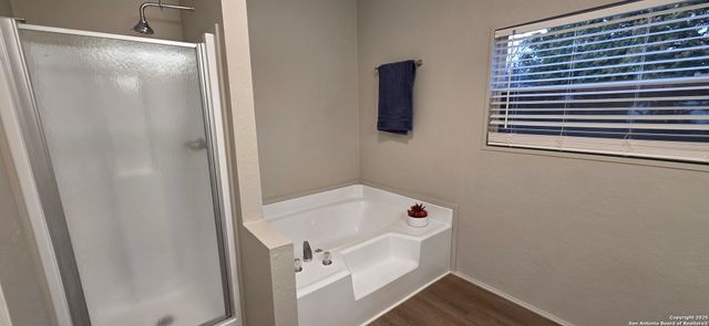 1361 County Road 773, Devine, TX 78016