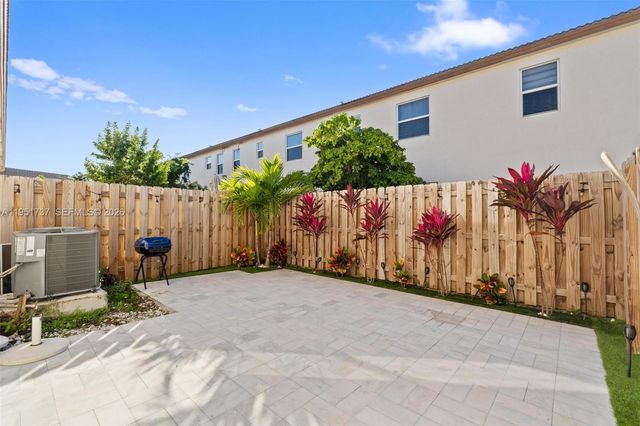 12536 NW 23rd Pl, Miami, FL 33167