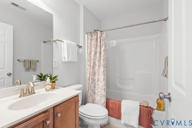 6376 Eagles Crest Ln, Chesterfield, VA 23832