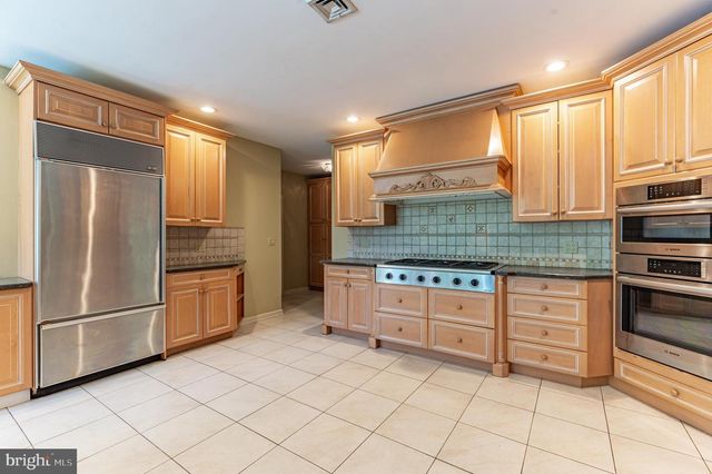 441 HIDDEN LAKE DR, East Stroudsburg, PA 18302