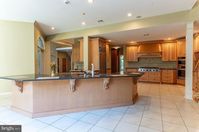 441 HIDDEN LAKE DR, East Stroudsburg, PA 18302