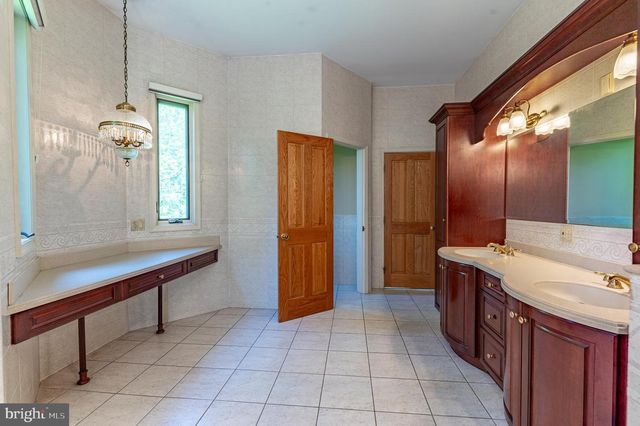 441 HIDDEN LAKE DR, East Stroudsburg, PA 18302