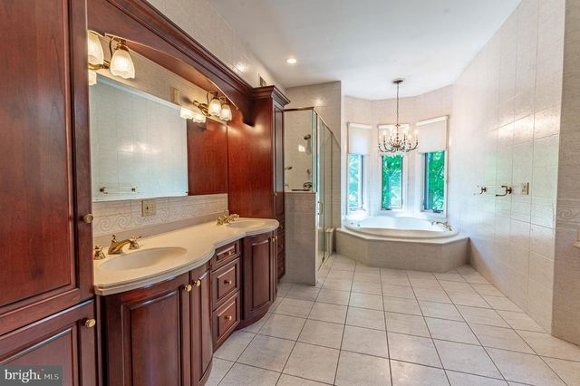 441 HIDDEN LAKE DR, East Stroudsburg, PA 18302