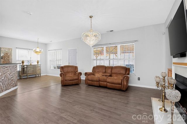 7613 Deluca Drive, Charlotte, NC 28215